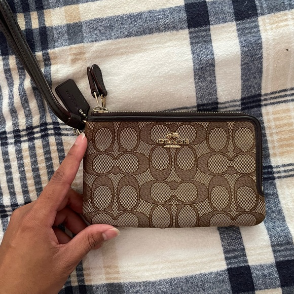 Coach wristlet wallet - Picture 1 of 4